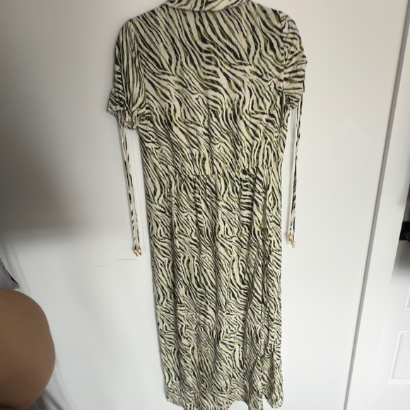 ⚪️ NWT Zara Zebra Print Wrap Midi Dress - Size XS - Picture 5 of 7